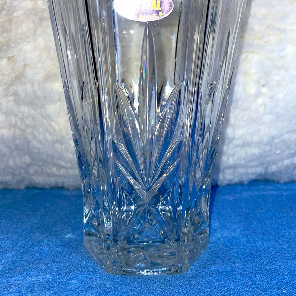 Vintage Crystal Vase.  Cut Glass.  24% Lead Crystal. - Picture 3 of 8